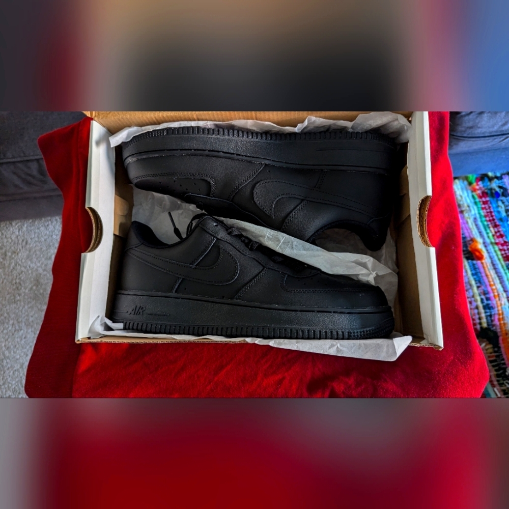 Nike Airforce 1s - Picture 3 of 4